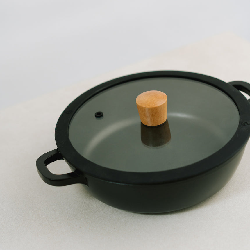 Everyday Cast Aluminum Pan