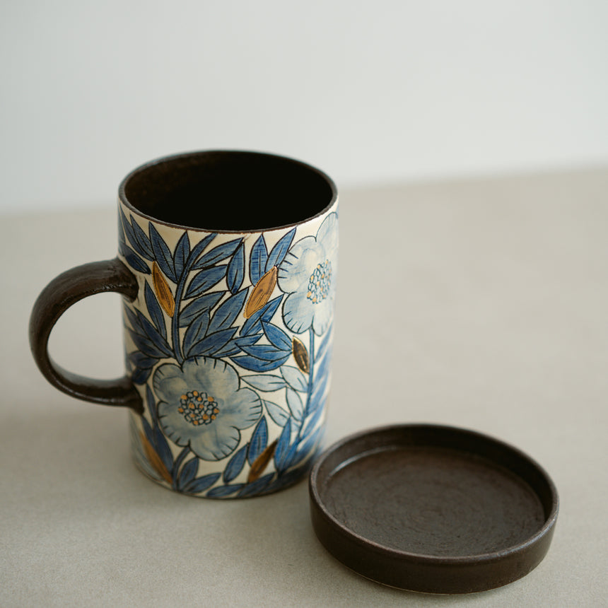 Etched Noir Lidded Black Clay Mug, Blue Camellia