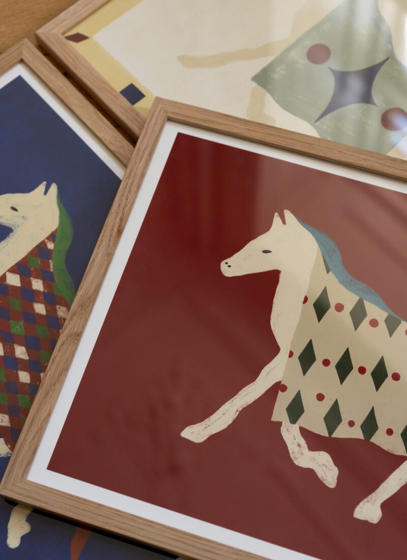 Horse Bordo - Lucrecia Rey Caro