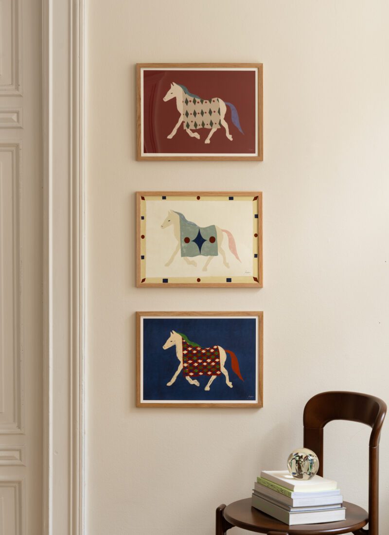 Horse Bordo - Lucrecia Rey Caro